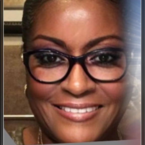 Meet your Posher, Cynthia - Picture 1 of 1